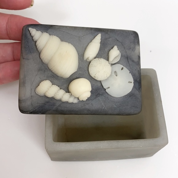 Shells and Stone Trinket Keepsakes Jewelry Box, Costal Beach Vibes Accessory - Picture 2 of 10